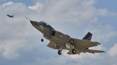 [밀리터리] KF-21 보라매 최초 비행 공식 이미지