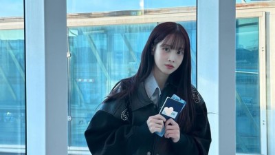 공항에서 찰칵 러블리즈 유지애