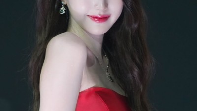 오프숄더 레드 드레스 원영이..